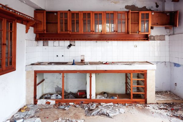 Professional Kitchen Cabinets Removal